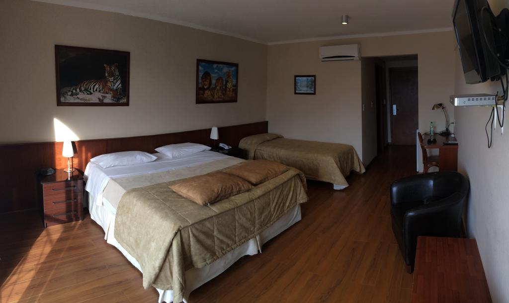 Hotel Maxim Trinidad Quarto foto